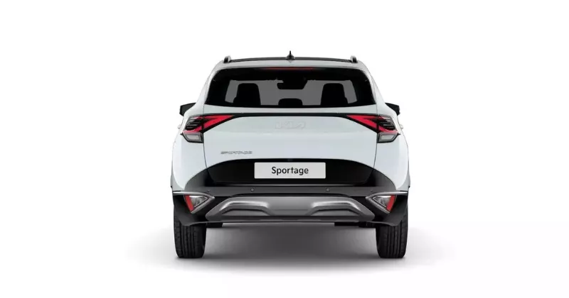 Renting Particulares Kia Sportage 1.6 HEV Drive Casa White, Experience Green, Dark Penta Metal, Blue Fame, Deluxe White