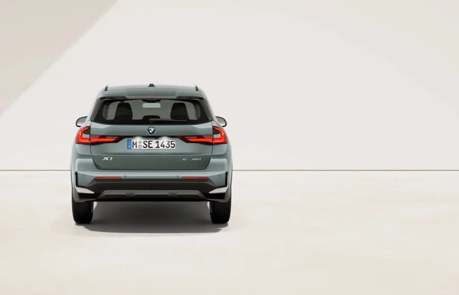 Renting Particulares BMW X1 xDrive20d Premium Package Cape York Green metalizado