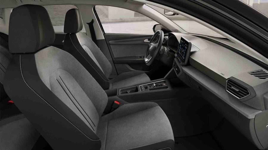 Renting Particulares Seat Leon 1.5 eTSI 85kW DSG Style XL Fleet Pack Blanco Suave, Gris Magnetic