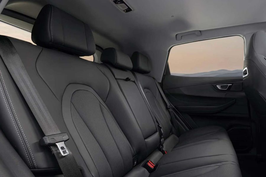 Renting Particulares Ebro S400 1.5 DHE HEV Excellence CVT Blanco Khaki, Gris Phantom