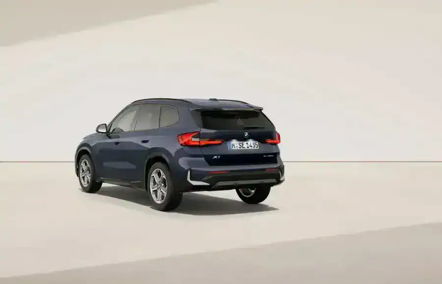 Renting Particulares BMW X1 sDrive 20d Night Dusk Blue, Mineral White
