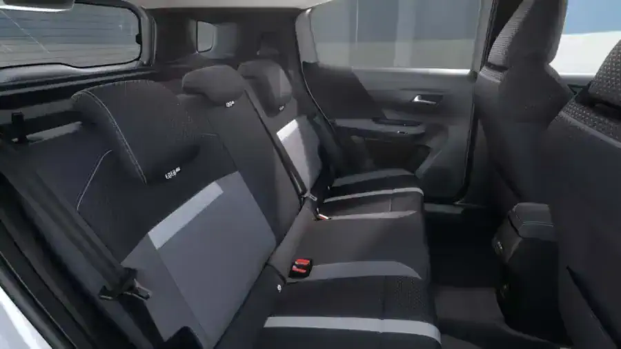 Renting Particulares Opel Frontera 1.2T XHT Hybrid eDCT6 107kW Ultimate Kristall Silver, Arktis White
