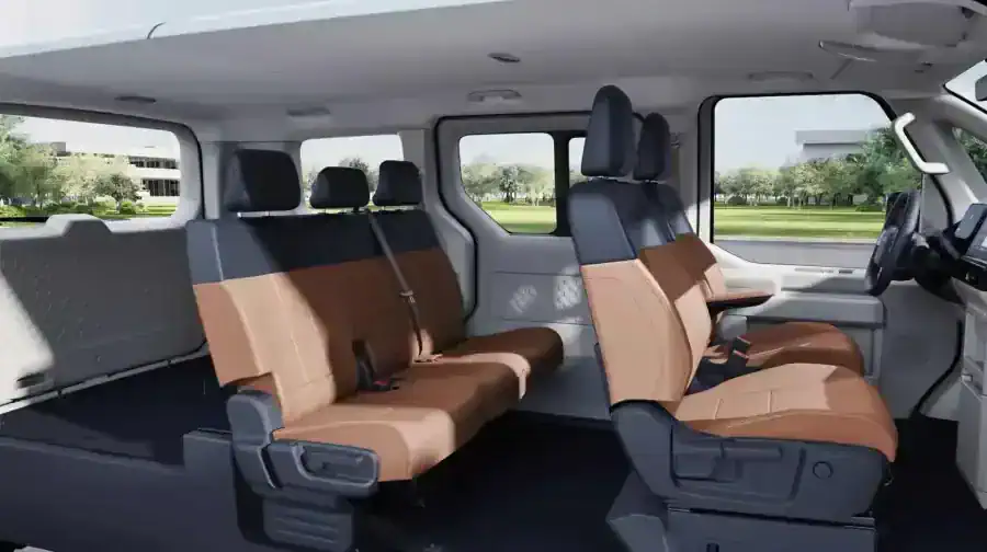 Renting Particulares Kia PV5 Passenger L2H1 LR Plus Clear White, Steel Gray, Aurora Black, Lakehouse Grey, Runaway Red