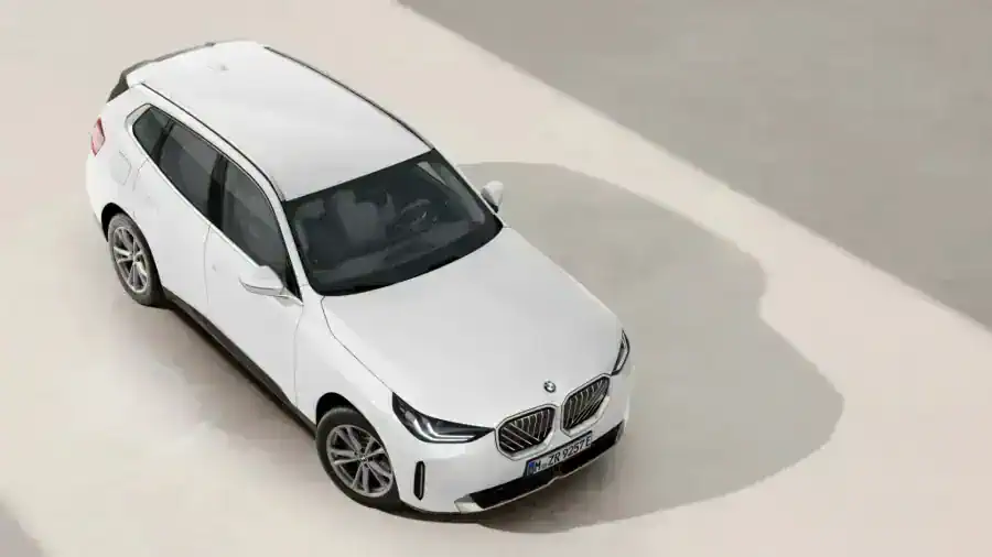 Renting Particulares BMW X3 30e xDrive Alpine White