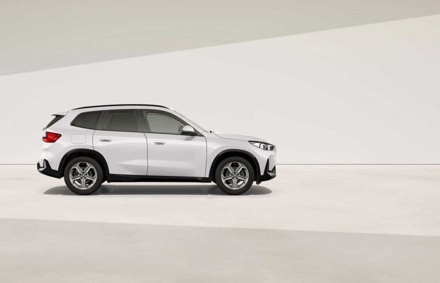 Renting Particulares BMW X1 sDrive 20d Mineral White, Night Dusk Blue