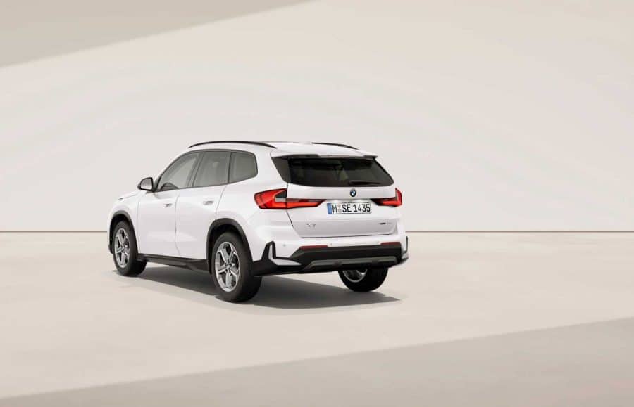 Renting Particulares BMW X1 sDrive 20d Mineral White, Night Dusk Blue