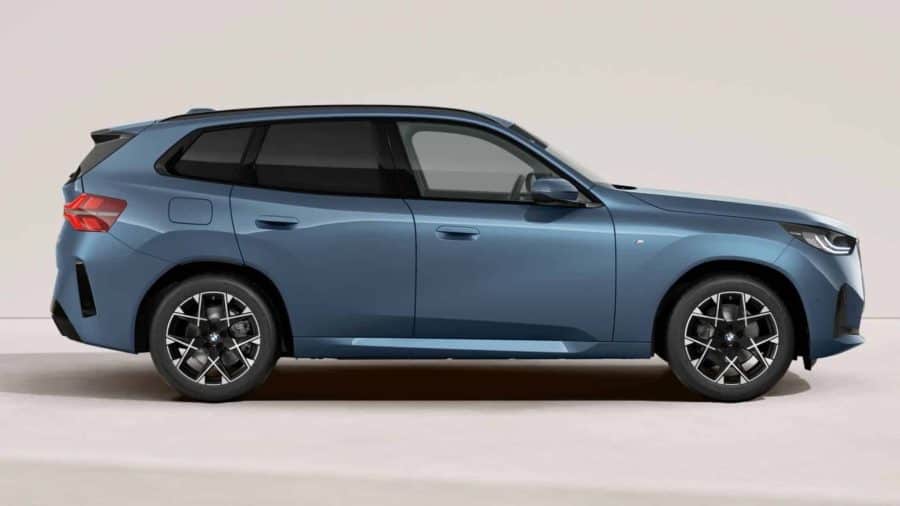 Renting Particulares BMW X3 20d xDrive M Sport Arctic Race Blue, Black Sapphire