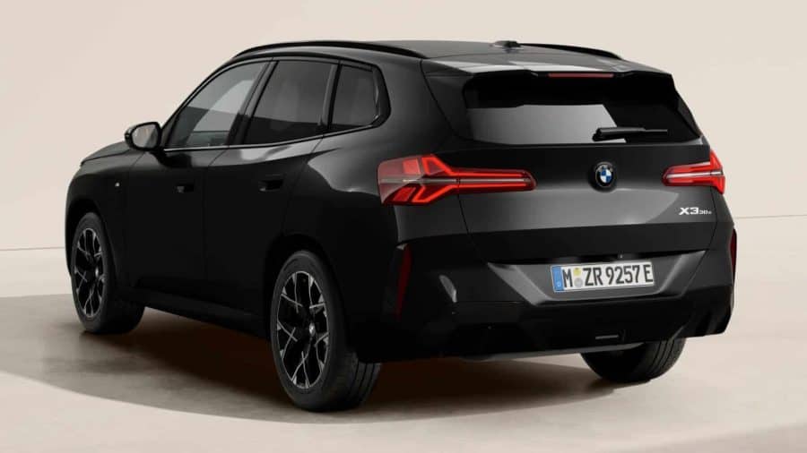 Renting Particulares BMW X3 30e xDrive M Sport Black Sapphire, Arctic Race Blue