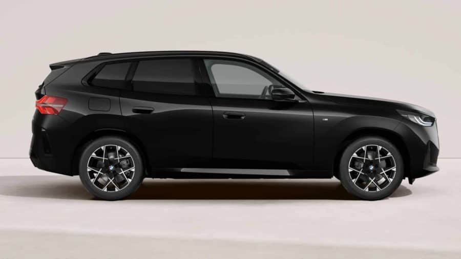 Renting Particulares BMW X3 30e xDrive M Sport Black Sapphire, Arctic Race Blue
