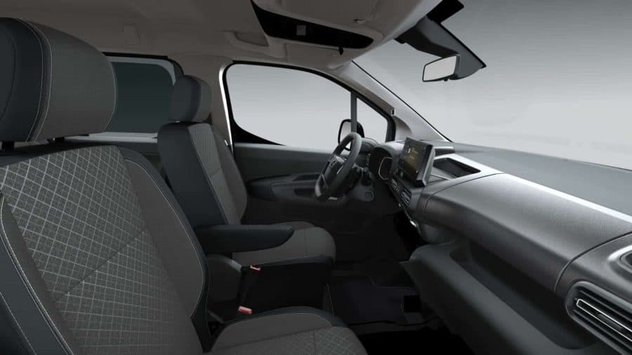 Renting Particulares Opel Combo 1.5 TD S/S AT8 Ultimate Kiama Blue
